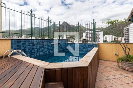 Apartamento à venda com 240m², 3 quartos e 2 vagasCobertura (área externa)