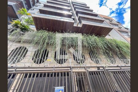 Apartamento à venda com 240m², 3 quartos e 2 vagasFachada