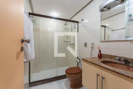 Apartamento à venda com 240m², 3 quartos e 2 vagasBanheiro