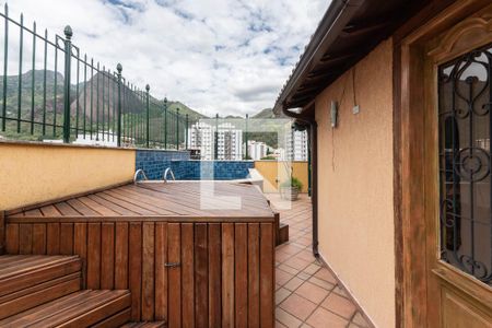 Apartamento à venda com 240m², 3 quartos e 2 vagasCobertura (área externa)