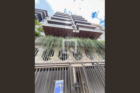 Apartamento à venda com 240m², 3 quartos e 2 vagasFachada