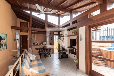 Apartamento à venda com 240m², 3 quartos e 2 vagasCobertura