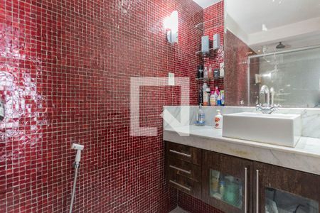 Apartamento à venda com 240m², 3 quartos e 2 vagasBanheiro Suíte