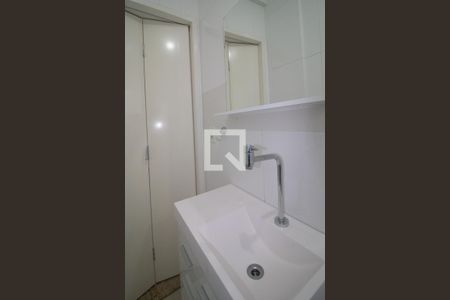 Casa à venda com 340m², 5 quartos e 6 vagas Casa à venda com 340m², 5 quartos e 6 vagasBanheiro da Suíte