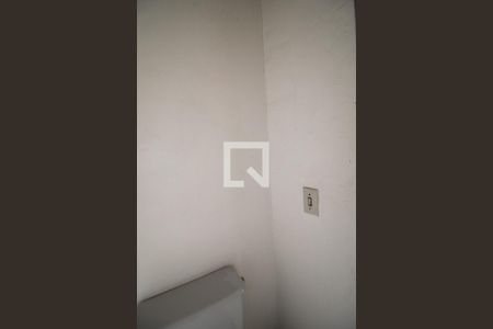 Casa à venda com 340m², 5 quartos e 6 vagas Casa à venda com 340m², 5 quartos e 6 vagasBanheiro de Serviço