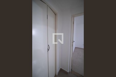 Casa à venda com 340m², 5 quartos e 6 vagas Casa à venda com 340m², 5 quartos e 6 vagasCorredor