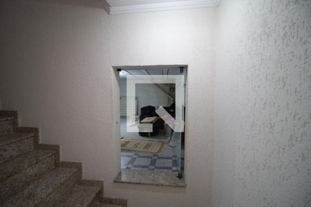 Casa à venda com 340m², 5 quartos e 6 vagas Casa à venda com 340m², 5 quartos e 6 vagasEscada