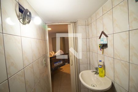 Casa à venda com 340m², 5 quartos e 6 vagas Casa à venda com 340m², 5 quartos e 6 vagasGaragem - Banheiro