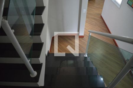 Apartamento à venda com 73m², 4 quartos e 1 vagaEscada