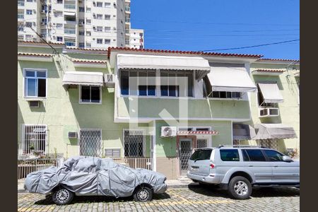 Casa à venda com 150m², 2 quartos e 1 vaga Casa à venda com 150m², 2 quartos e 1 vagaFachada e portaria