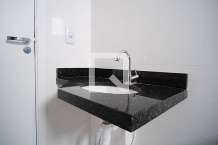 Apartamento à venda com 49m², 2 quartos e sem vaga Apartamento à venda com 49m², 2 quartos e sem vagaBanheiro