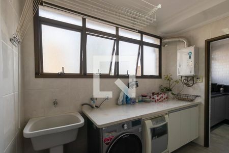 Apartamento à venda com 145m², 3 quartos e 3 vagas Apartamento à venda com 145m², 3 quartos e 3 vagasÁrea de serviço