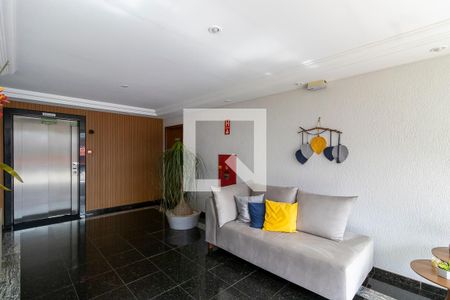 Apartamento à venda com 145m², 3 quartos e 3 vagas Apartamento à venda com 145m², 3 quartos e 3 vagasÁrea comum - Hall social