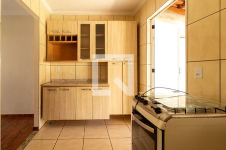 Casa para alugar com 70m², 2 quartos e 2 vagas Casa para alugar com 70m², 2 quartos e 2 vagasCozinha