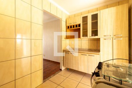 Casa para alugar com 70m², 2 quartos e 2 vagas Casa para alugar com 70m², 2 quartos e 2 vagasCozinha