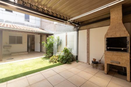 Casa para alugar com 70m², 2 quartos e 2 vagas Casa para alugar com 70m², 2 quartos e 2 vagasÁrea comum