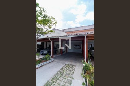 Casa para alugar com 70m², 2 quartos e 2 vagas Casa para alugar com 70m², 2 quartos e 2 vagasFachada