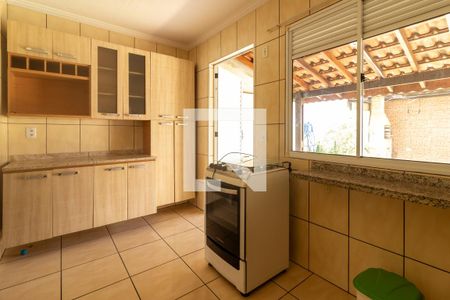 Casa para alugar com 70m², 2 quartos e 2 vagas Casa para alugar com 70m², 2 quartos e 2 vagasCozinha