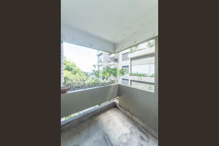 Apartamento à venda com 67m², 2 quartos e 1 vaga Apartamento à venda com 67m², 2 quartos e 1 vagaVaranda