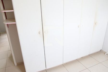 Apartamento para alugar com 76m², 3 quartos e 2 vagasQuarto 2