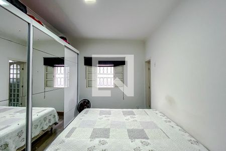 Casa à venda com 240m², 3 quartos e 4 vagasQuarto 2 - Suíte