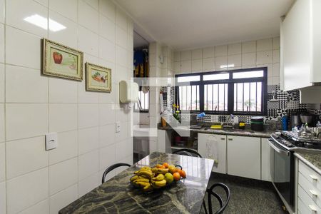 Apartamento à venda com 150m², 4 quartos e 3 vagas Apartamento à venda com 150m², 4 quartos e 3 vagasCozinha/Área De Serviço
