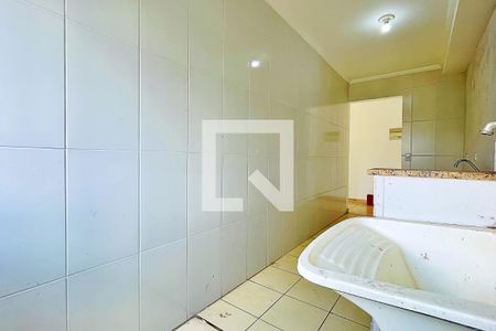 Apartamento à venda com 65m², 2 quartos e 1 vaga Apartamento à venda com 65m², 2 quartos e 1 vagaCozinha e Área de Serviço