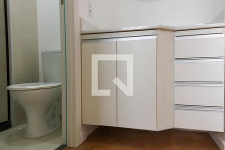 Banheiro de apartamento à venda com 1 quarto, 33m² em Todos Os Santos, Rio de Janeiro
