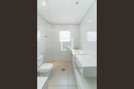 Casa à venda com 250m², 4 quartos e 3 vagasBanheiro Social - Piso Superior