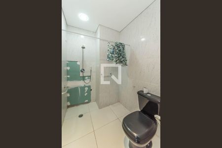 Casa à venda com 250m², 4 quartos e 3 vagasBanheiro Social - Piso Inferior