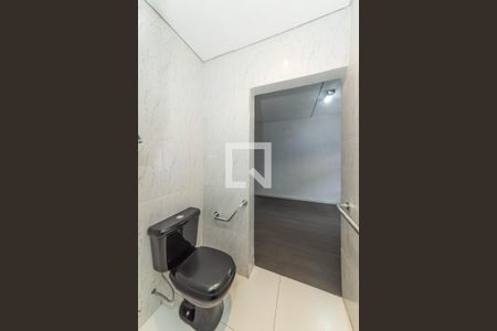Casa à venda com 250m², 4 quartos e 3 vagasBanheiro Social - Piso Inferior