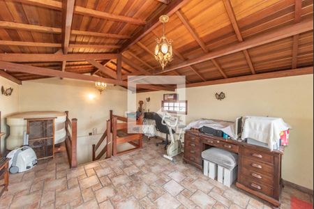 Casa à venda com 208m², 4 quartos e 3 vagasSótão