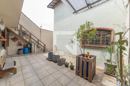 Casa à venda com 208m², 4 quartos e 3 vagasQuintal