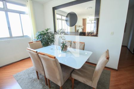 Apartamento à venda com 125m², 3 quartos e 1 vagaSala