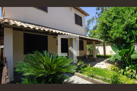 Casa à venda com 250m², 3 quartos e 3 vagasQuintal