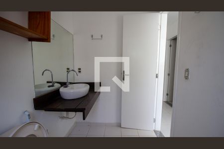 Casa à venda com 250m², 3 quartos e 3 vagasBanheiro Social