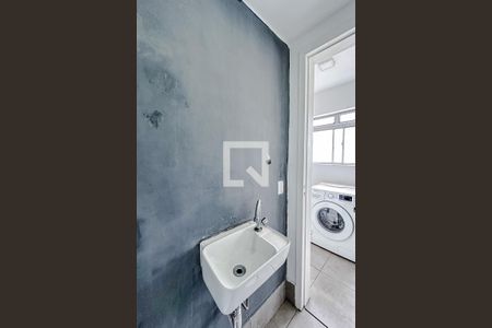 Apartamento à venda com 64m², 2 quartos e sem vagaBanheiro de serviço