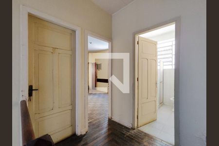 Casa à venda com 240m², 4 quartos e 4 vagasCorredor