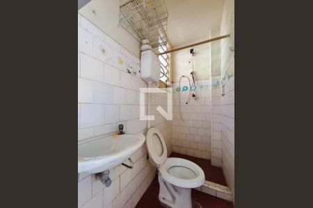 Casa à venda com 240m², 4 quartos e 4 vagasBanheiro de serviço