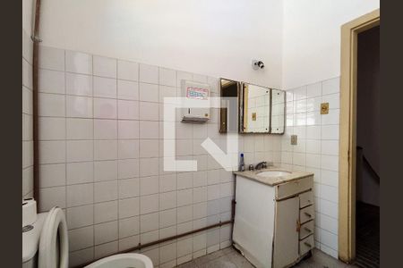 Casa à venda com 240m², 4 quartos e 4 vagasBanheiro 