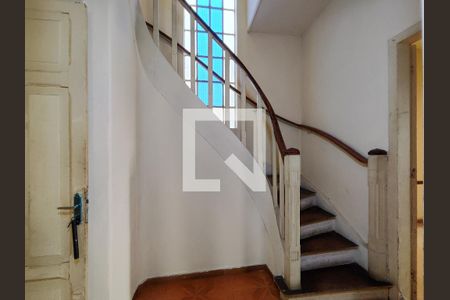 Casa à venda com 240m², 4 quartos e 4 vagasHall social