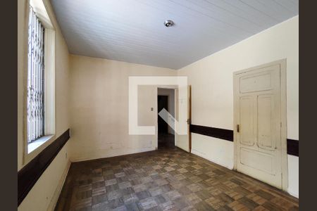 Casa à venda com 240m², 4 quartos e 4 vagasSuíte