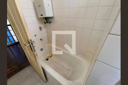 Casa à venda com 240m², 4 quartos e 4 vagasBanheiro 