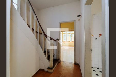 Casa à venda com 240m², 4 quartos e 4 vagasHall social