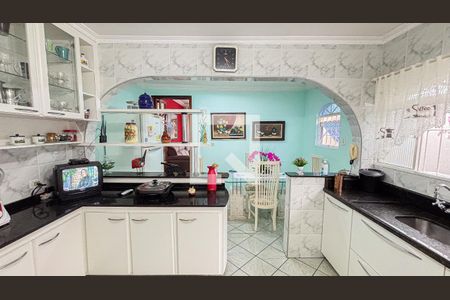 Casa à venda com 193m², 2 quartos e 2 vagasCozinha