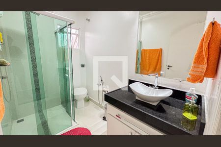 Casa à venda com 193m², 2 quartos e 2 vagasBanheiro