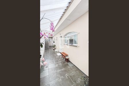 Casa à venda com 193m², 2 quartos e 2 vagasCorredor - Quintal