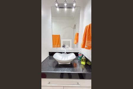 Casa à venda com 193m², 2 quartos e 2 vagasBanheiro