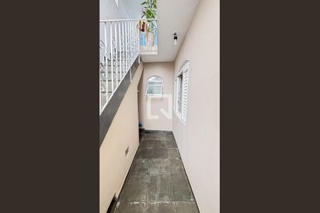 Casa à venda com 193m², 2 quartos e 2 vagasEscada