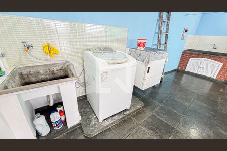 Casa à venda com 193m², 2 quartos e 2 vagasÁrea de Serviço